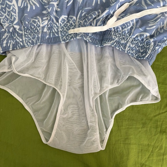 Chubbies Swim Trunks Blue White Pineapple Mesh Liner - Picture 5 of 10